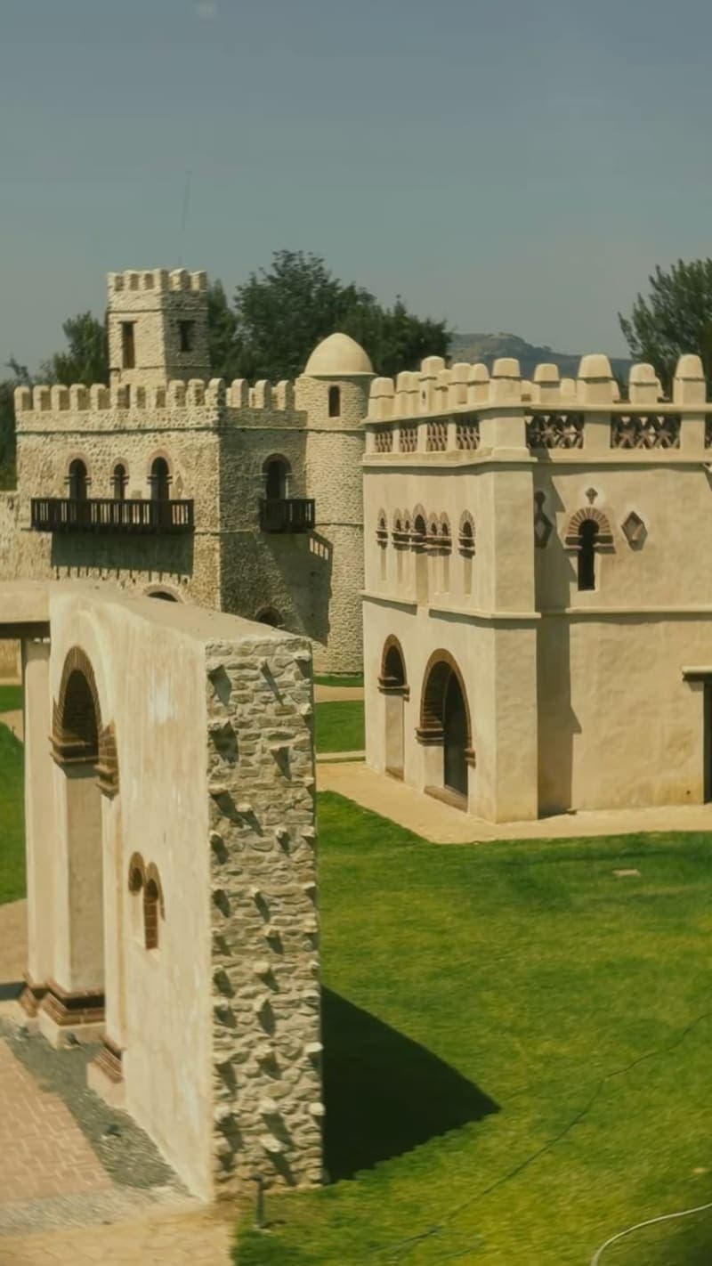 Gondar gallery image 1